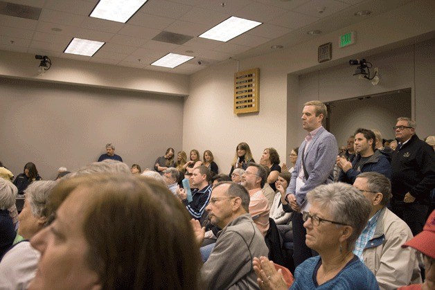 Bothell citizens packed into the Bothell Municipal Courtroom on May 5 to hear about the final report by the WCIA investigator concerning the alleged conflicts of interest by the council.