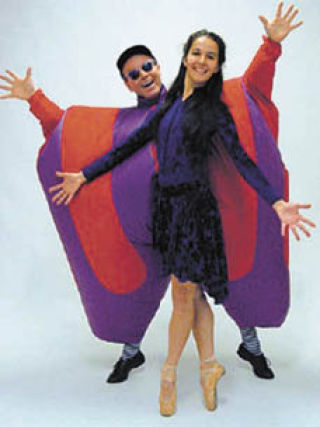 Fred Garbo and Daielma Santos will bring their Inflatable Theater Company to Bothell April 18. COURTESY PHOTO