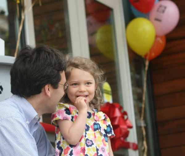 King County Councilmember Bob Ferguson and his daughter