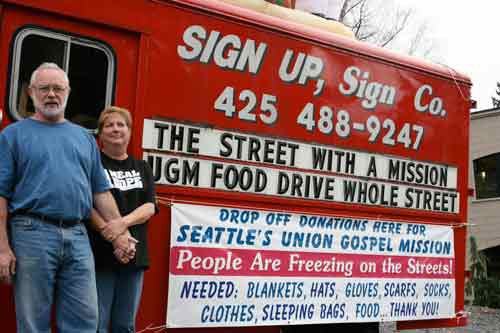 Larry and Susie Ormbrek of the Sign Up